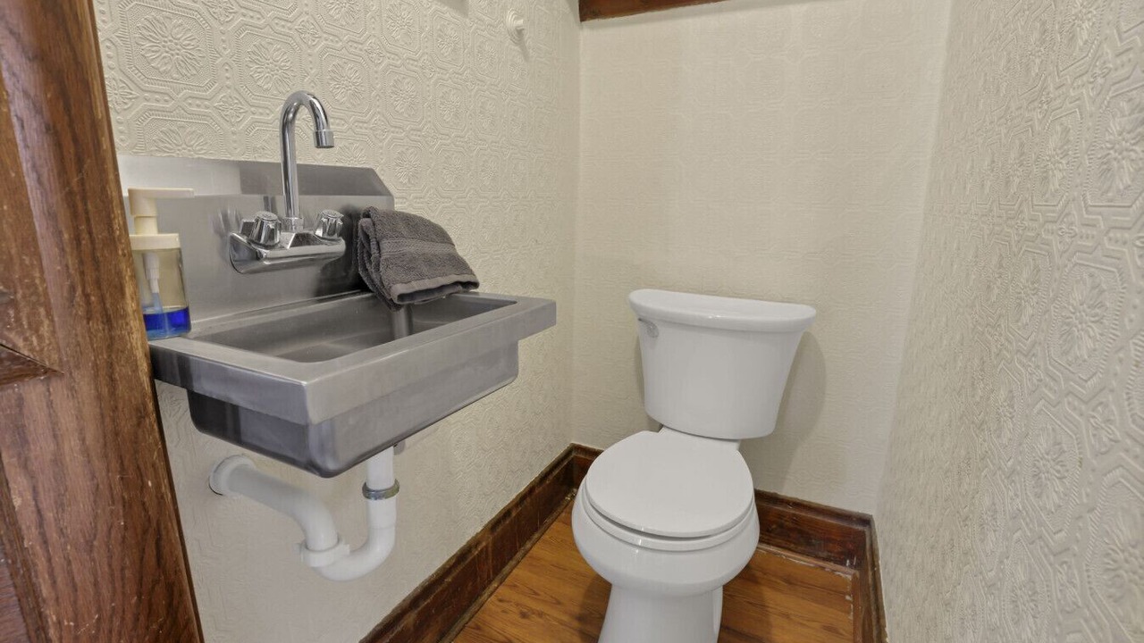 Photo of Bathroom in Franklin Park