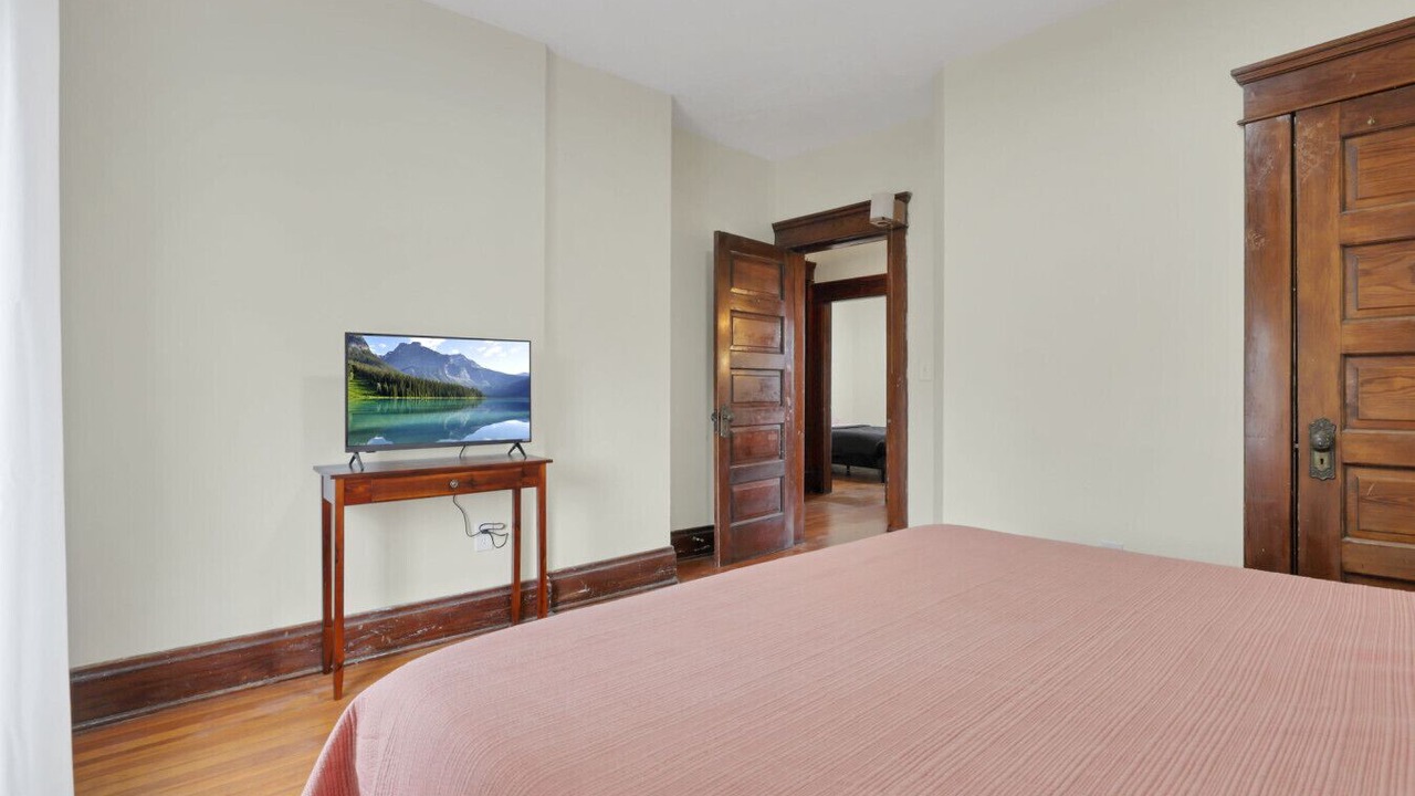 Photo of Bedroom in Franklin Park