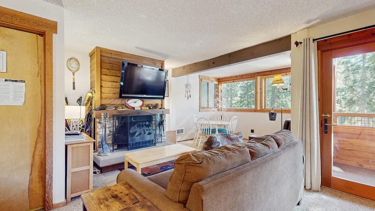 Photo of Livingroom in Tahoe Woods