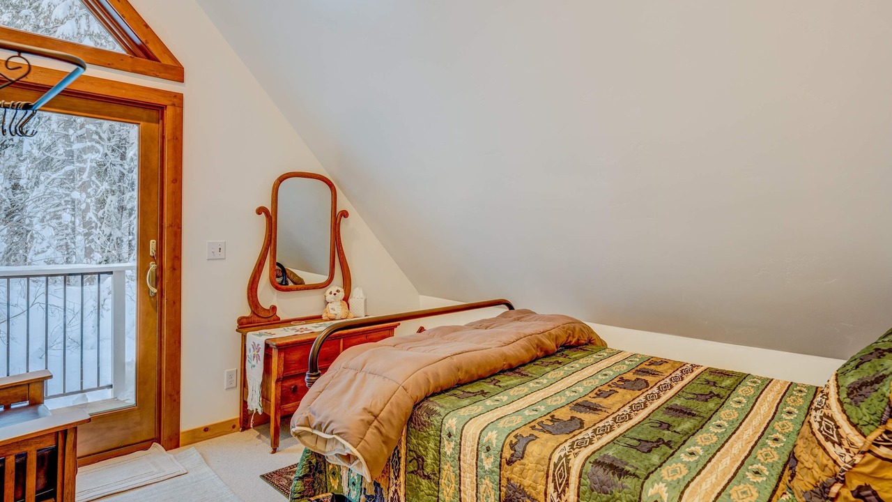 Photo of Bedroom in Tahoe Pines