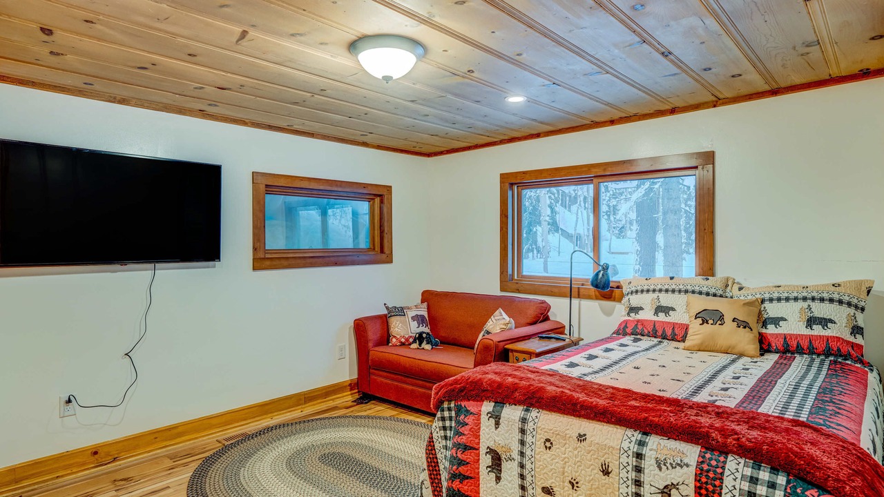 Photo of Bedroom in Tahoe Pines