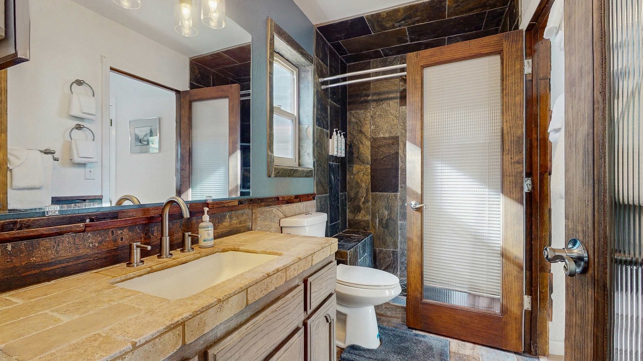Photo of Bathroom in Al Tahoe