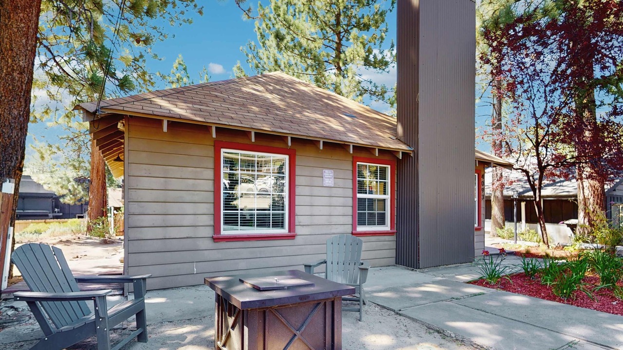 Photo of Patio Balcony in Lakeside Park