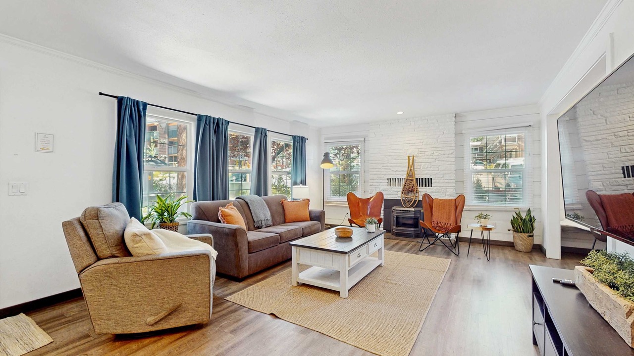 Photo of Livingroom in Lakeside Park