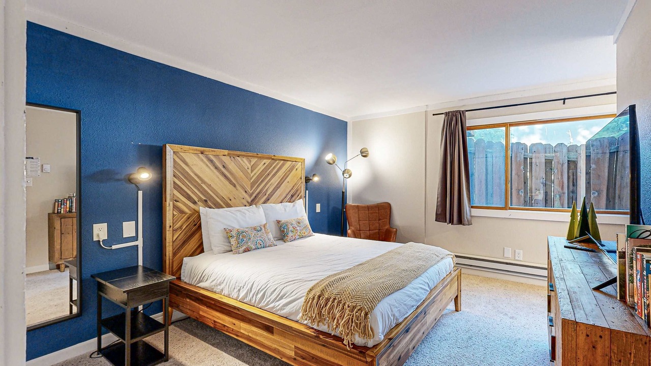 Photo of Bedroom in Tahoya Shores