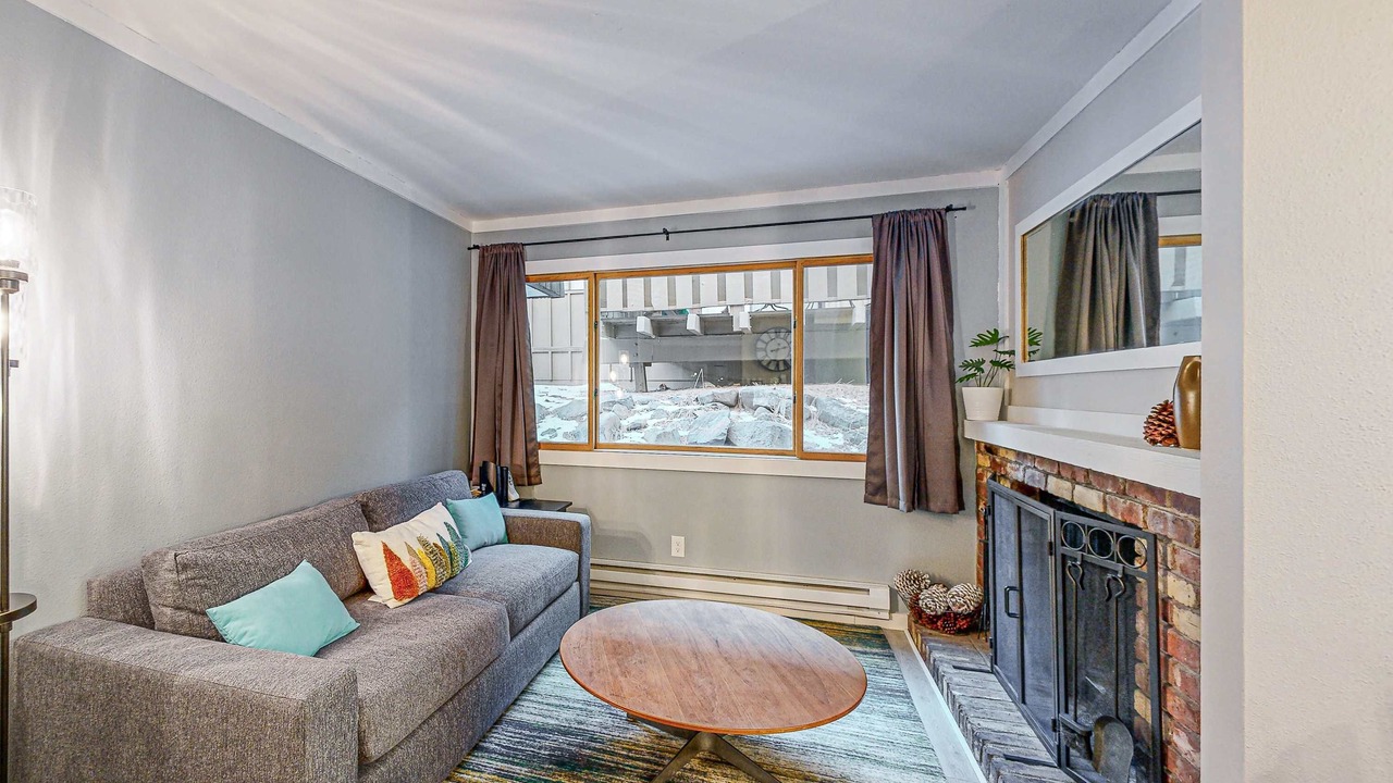 Photo of Livingroom in Tahoya Shores
