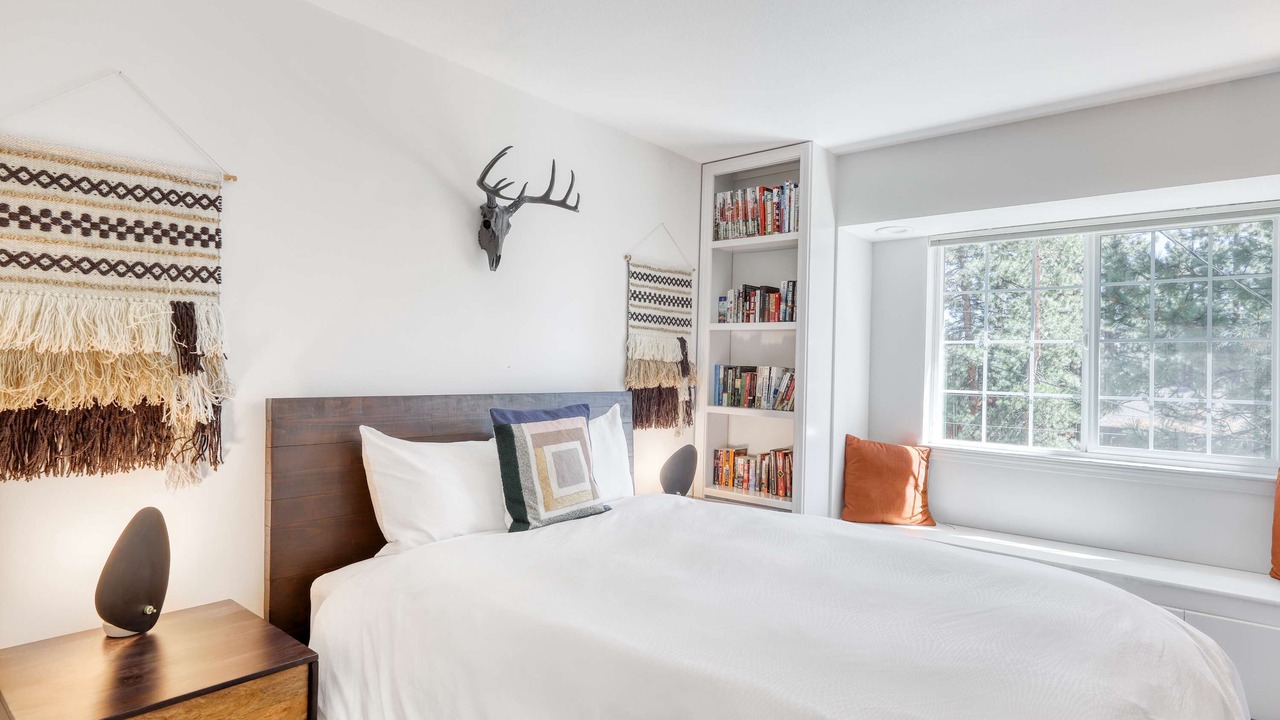 Photo of Bedroom in Round Hill Village
