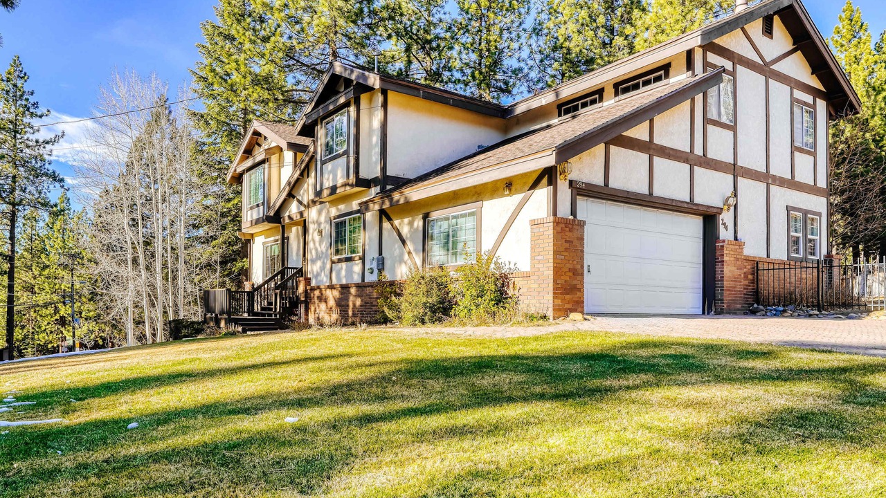 Photo of Outdoor in Round Hill Village