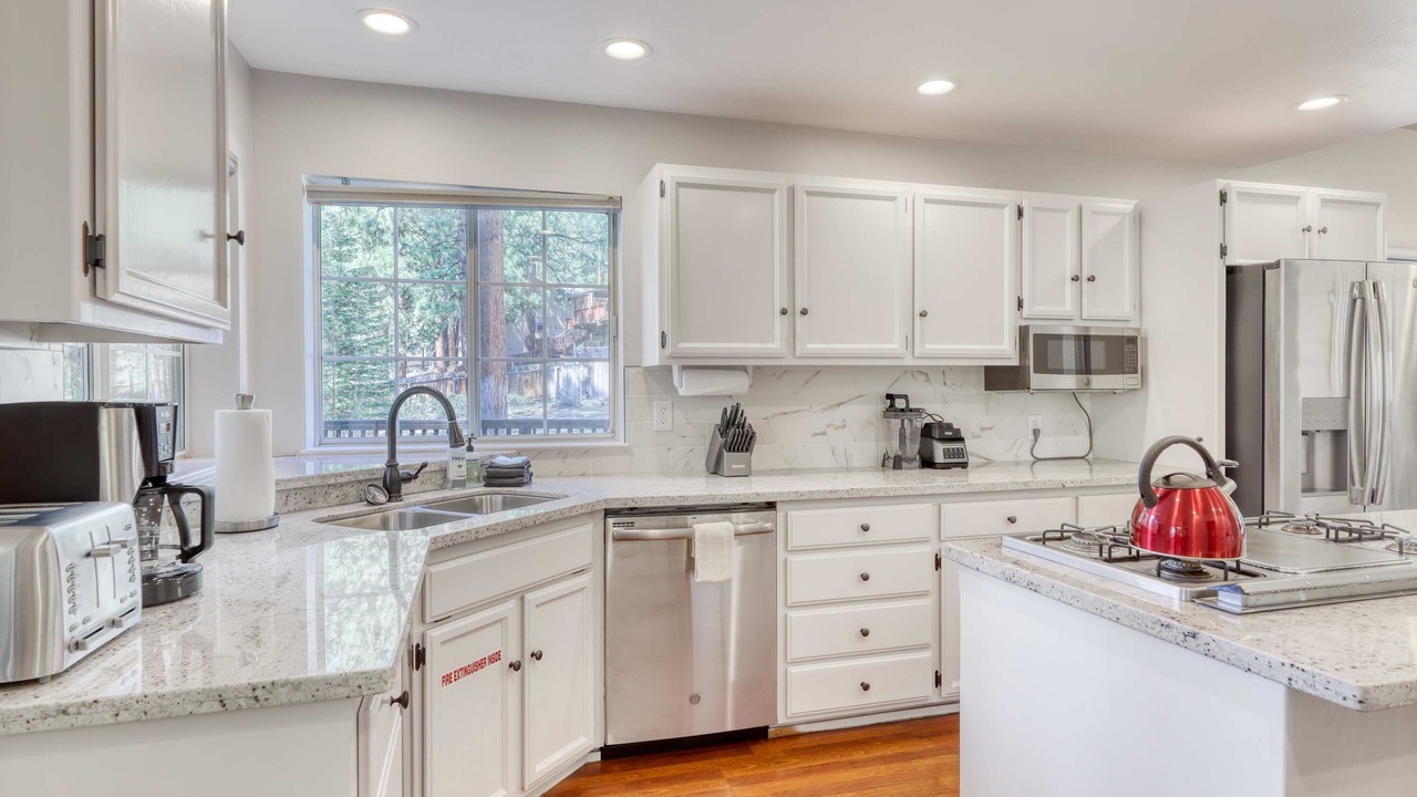 Photo of Kitchen in Round Hill Village