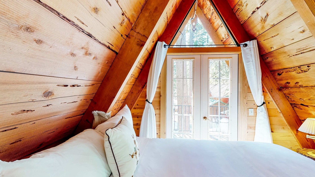 Photo of Bedroom in Tahoe Pines