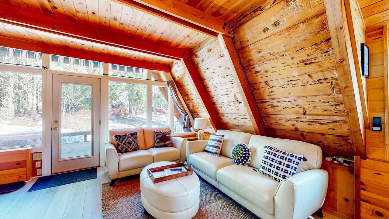 Photo of Livingroom in Tahoe Pines