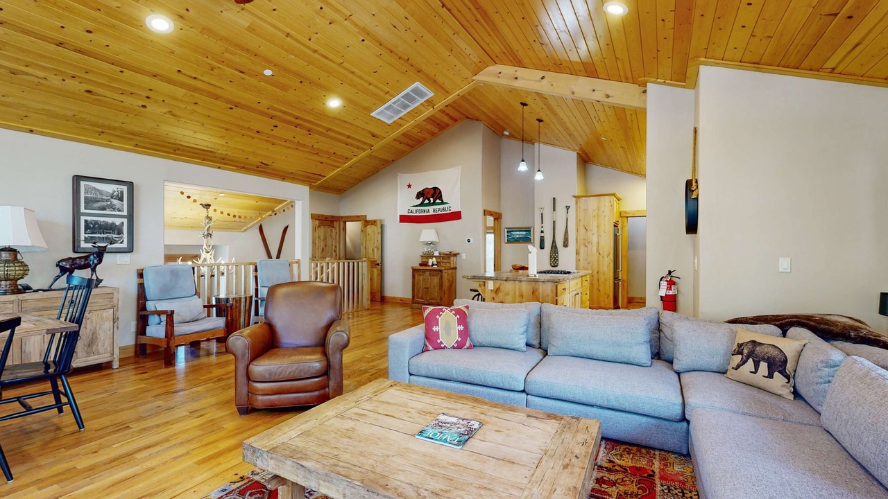 Photo of Livingroom in Brockway