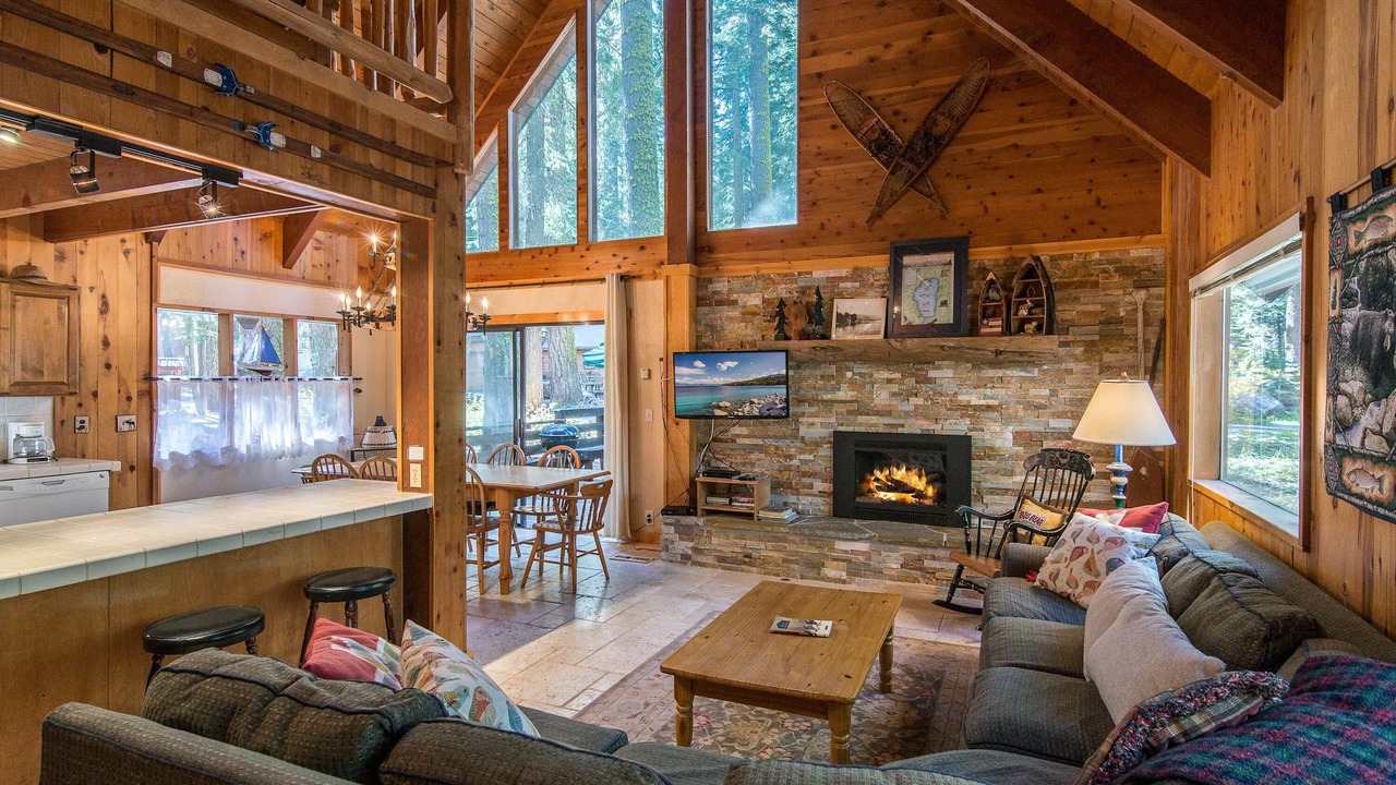 Photo of Livingroom in Tahoe Pines