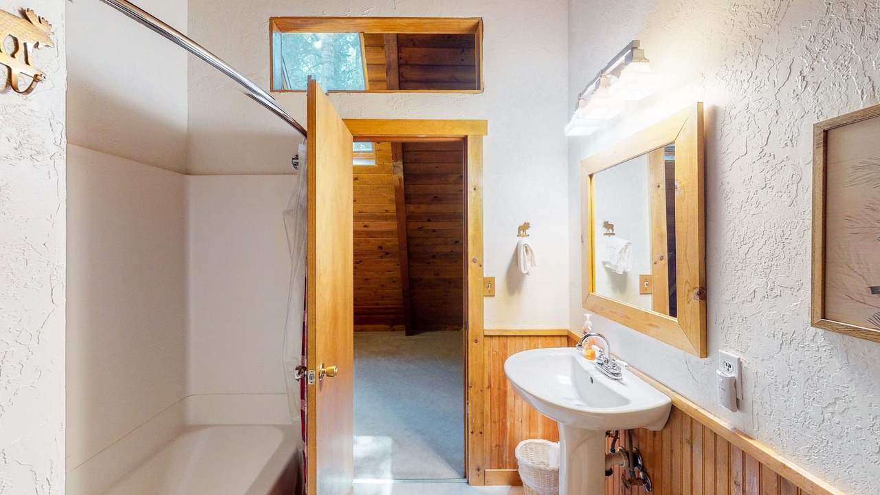 Photo of Bathroom in Tahoe Pines