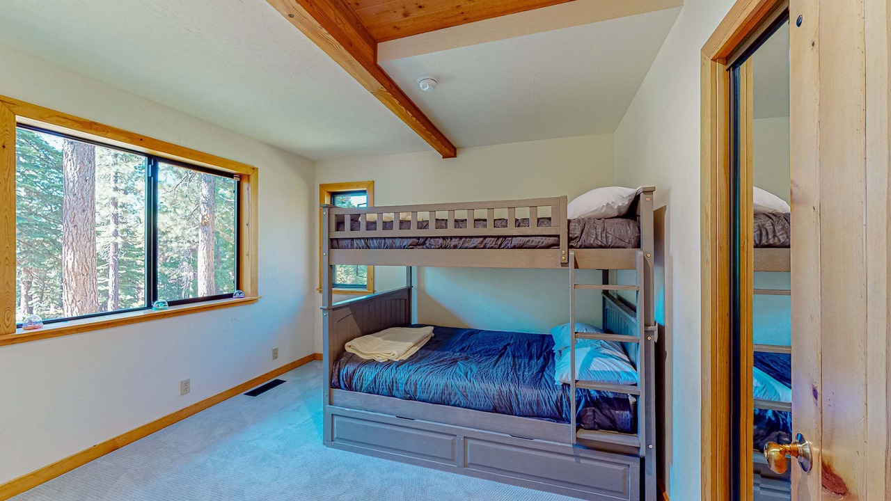 Photo of Bedroom in Kings Beach