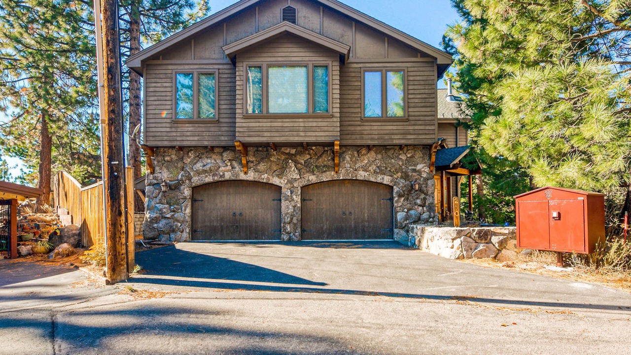 Photo of Outdoor in Round Hill Village