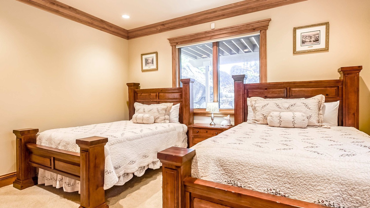 Photo of Bedroom in Round Hill Village