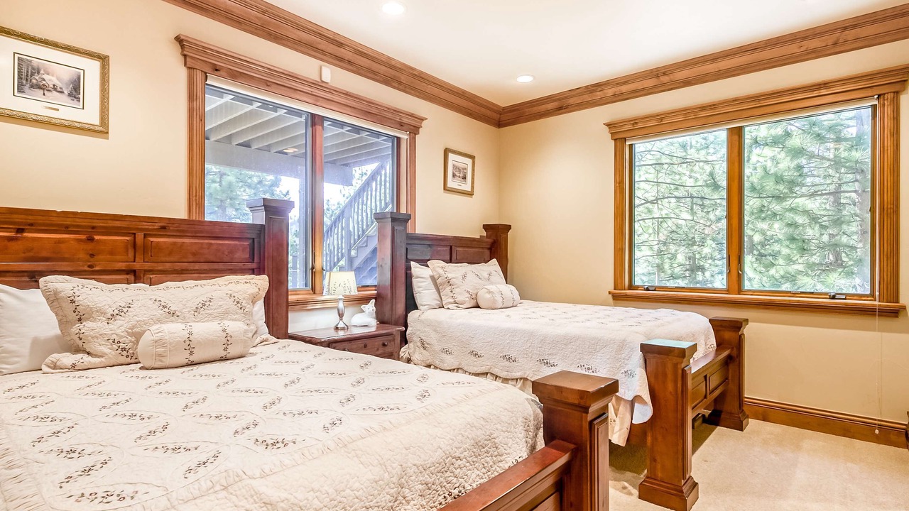 Photo of Bedroom in Round Hill Village