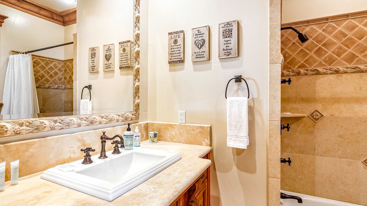 Photo of Bathroom in Round Hill Village