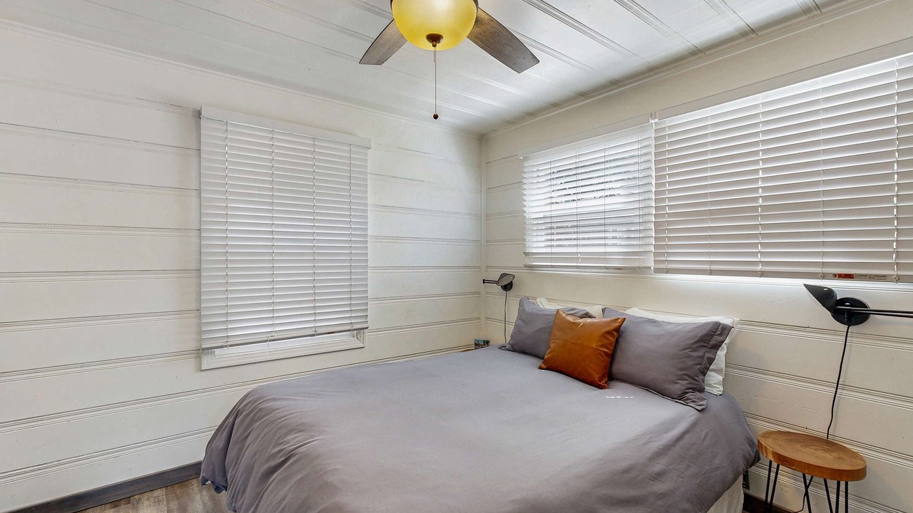 Photo of Bedroom in Lakeside Park