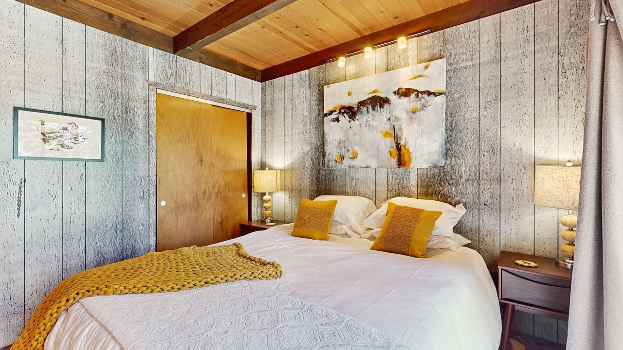 Photo of Bedroom in Homewood