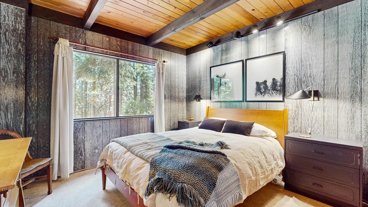 Photo of Bedroom in Homewood