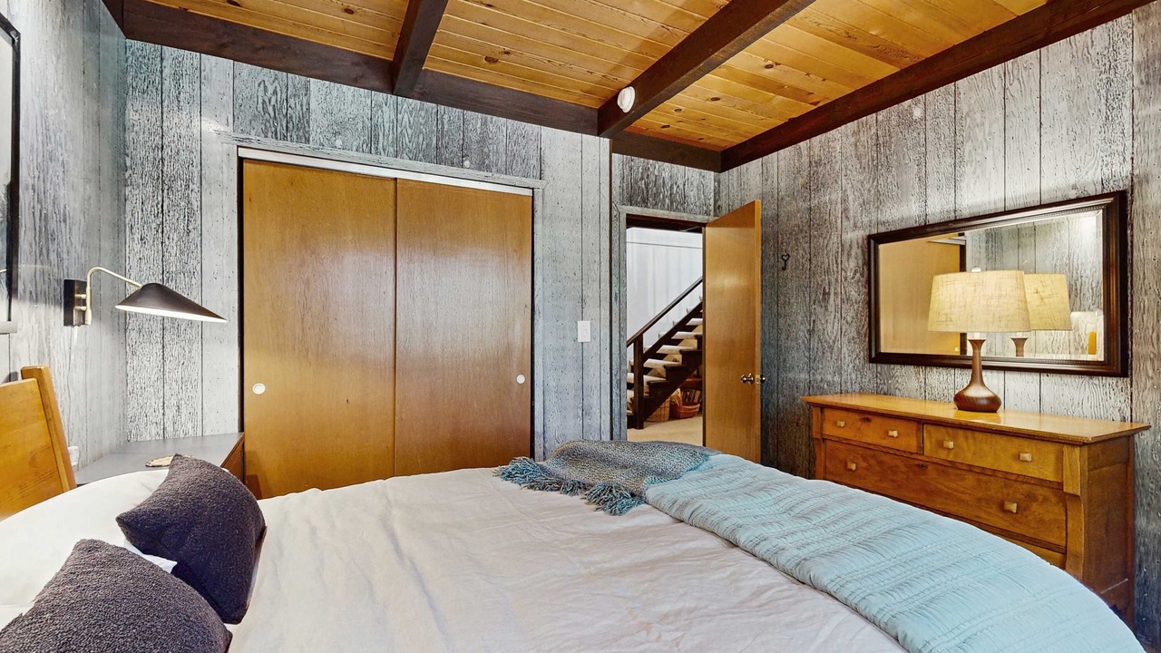 Photo of Bedroom in Homewood