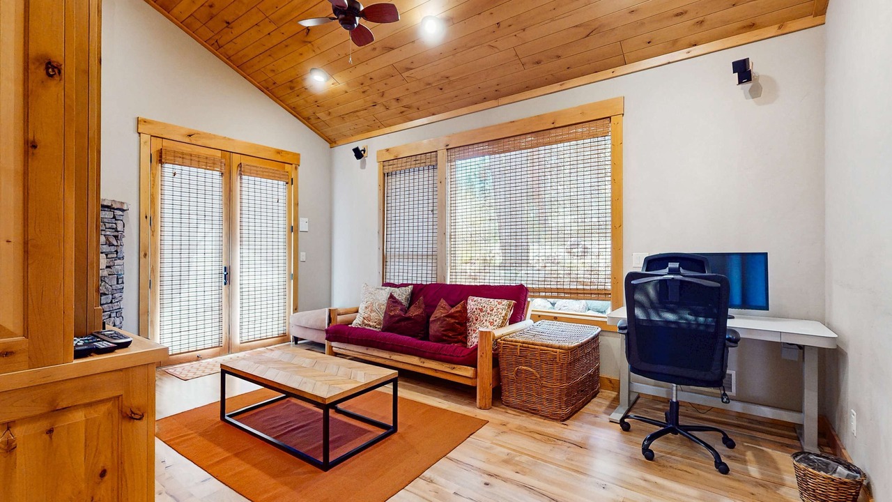 Photo of Livingroom in Truckee