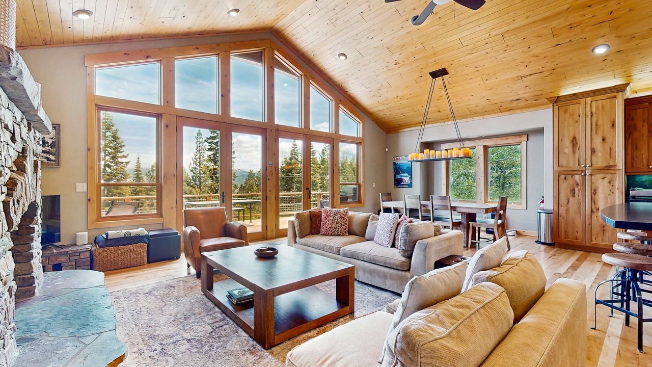 Photo of Livingroom in Truckee