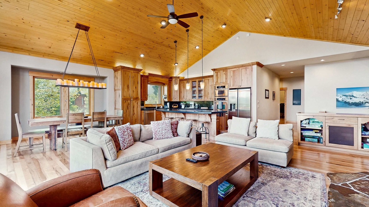 Photo of Livingroom in Truckee