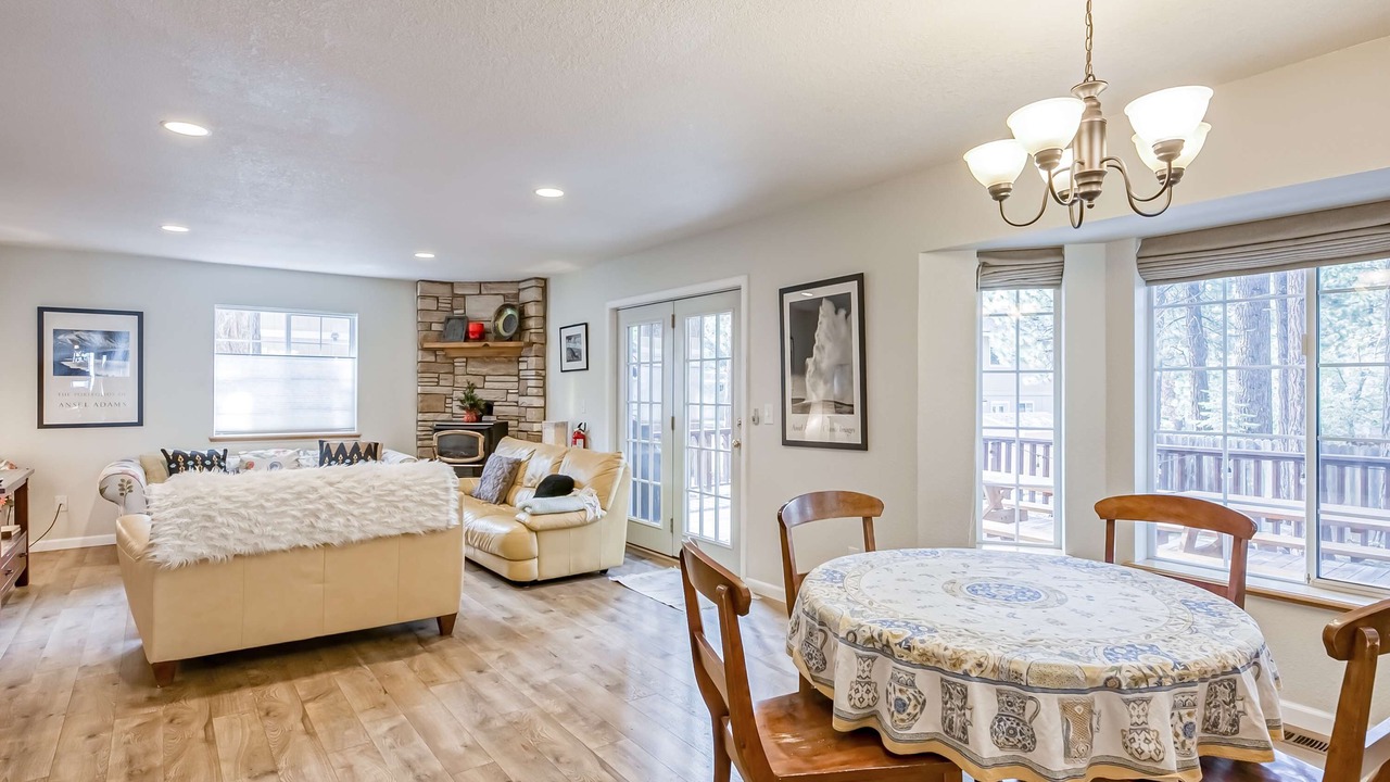 Photo of Livingroom in Montgomery Estates