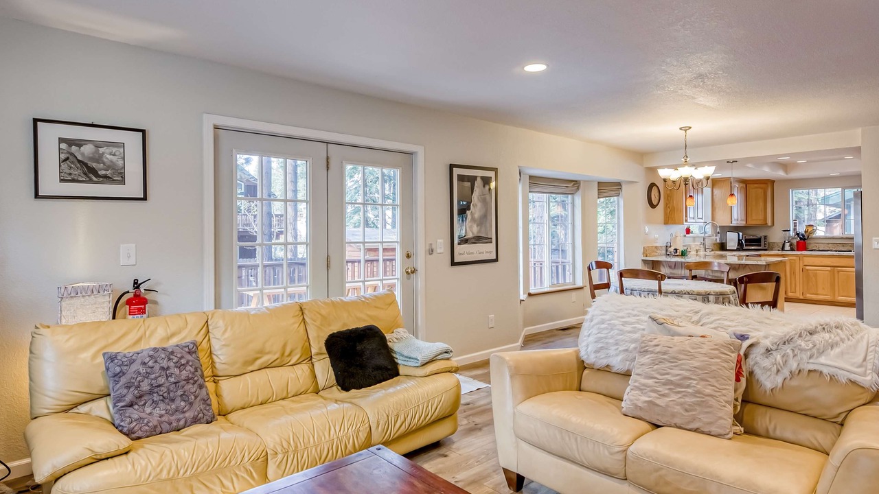Photo of Livingroom in Montgomery Estates