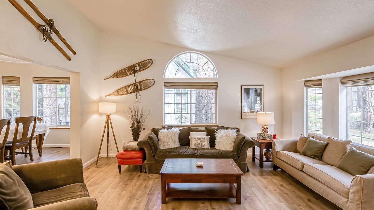 Photo of Livingroom in Montgomery Estates