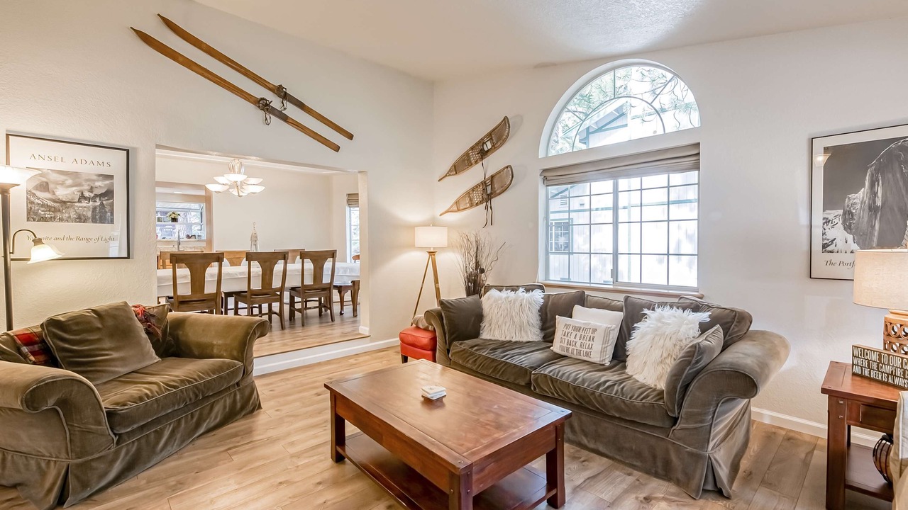 Photo of Livingroom in Montgomery Estates