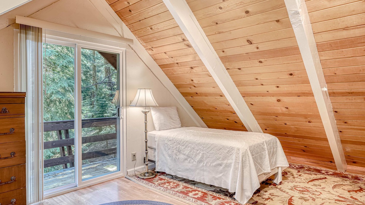 Photo of Bedroom in North Upper Truckee