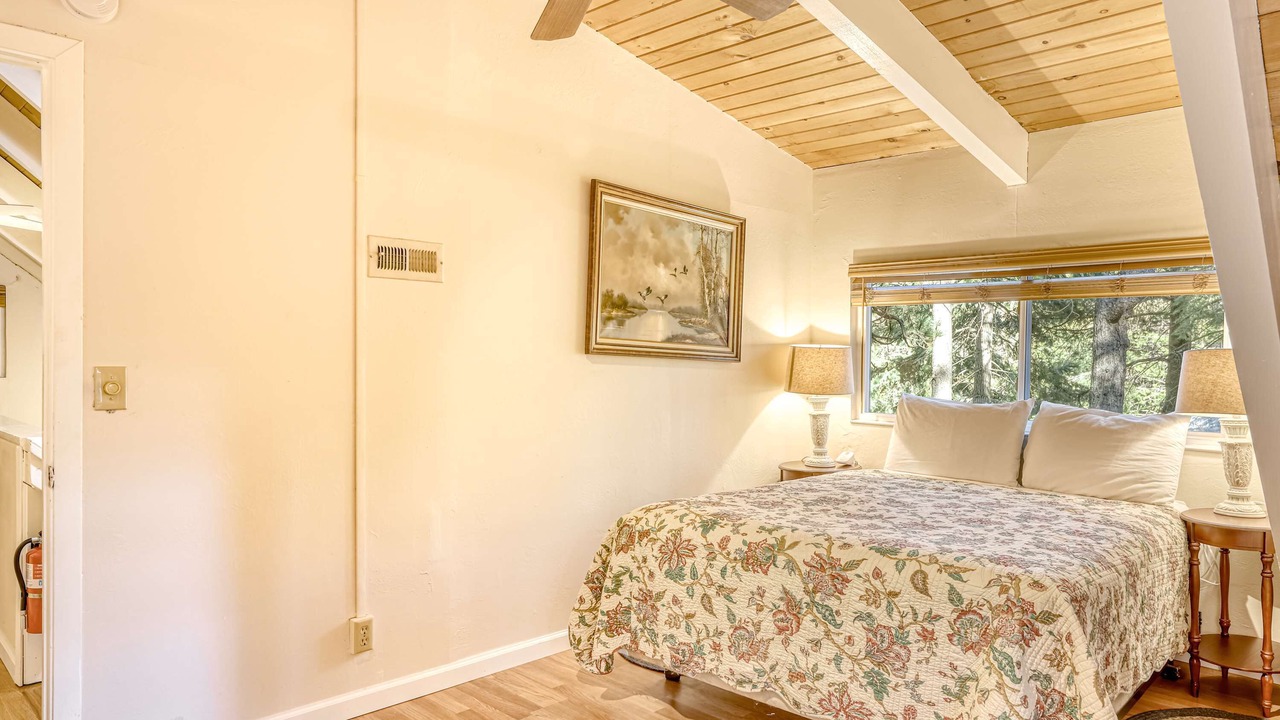 Photo of Bedroom in North Upper Truckee