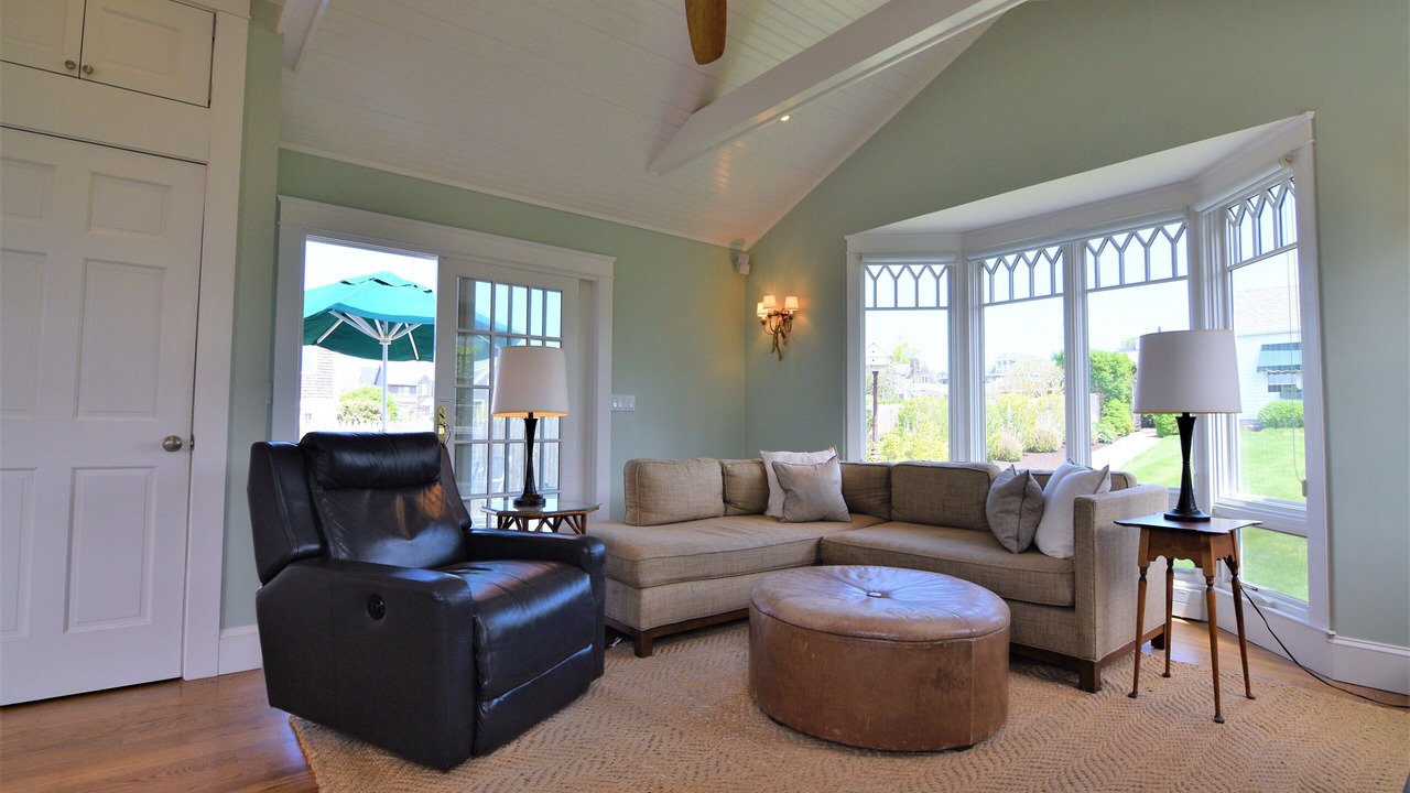 Photo of Livingroom in Easton's Point