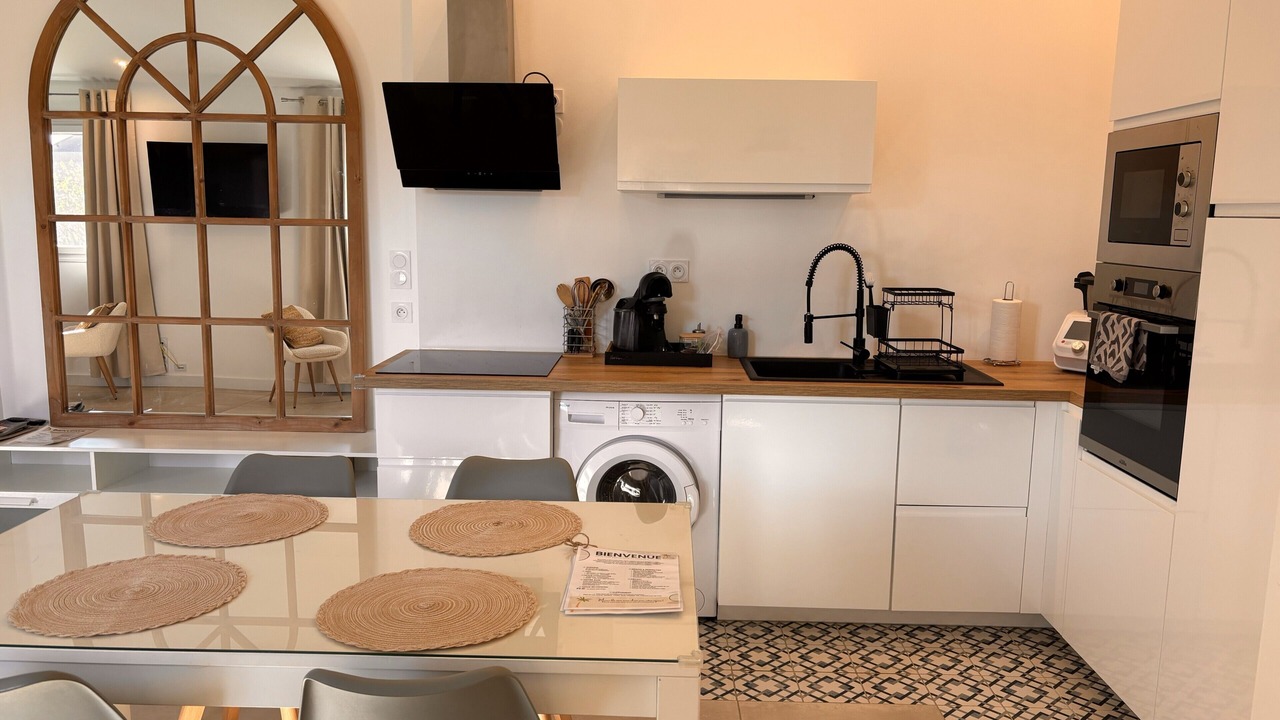 Photo of Kitchen in Saint-Gregoire