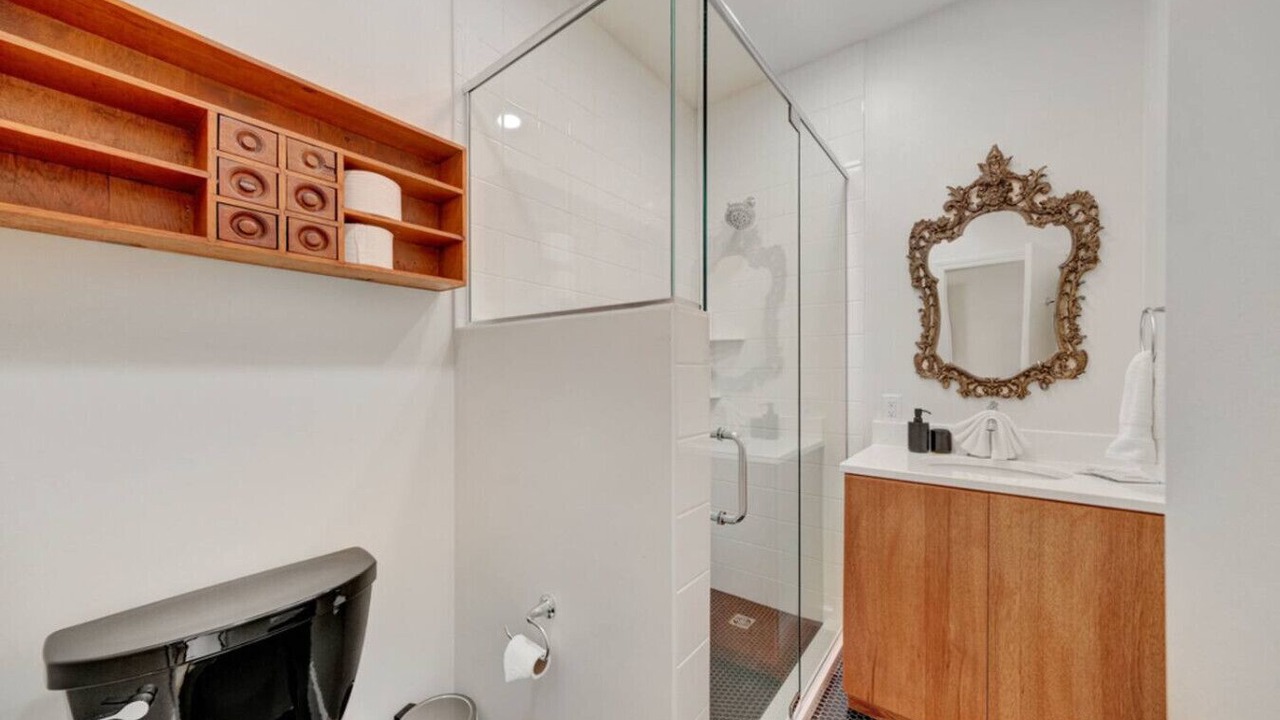 Photo of Bathroom in Savoy