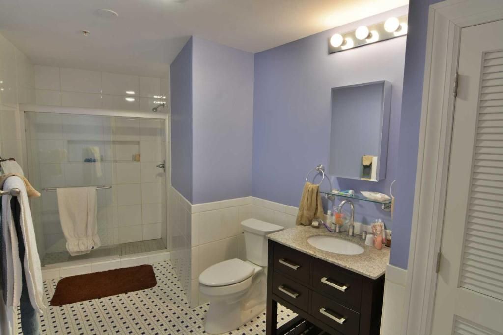 Photo of Bathroom in Downtown Baltimore