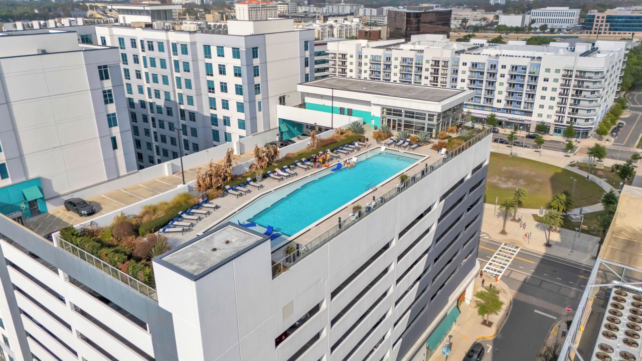 Photo of Outdoor in Lake Dot