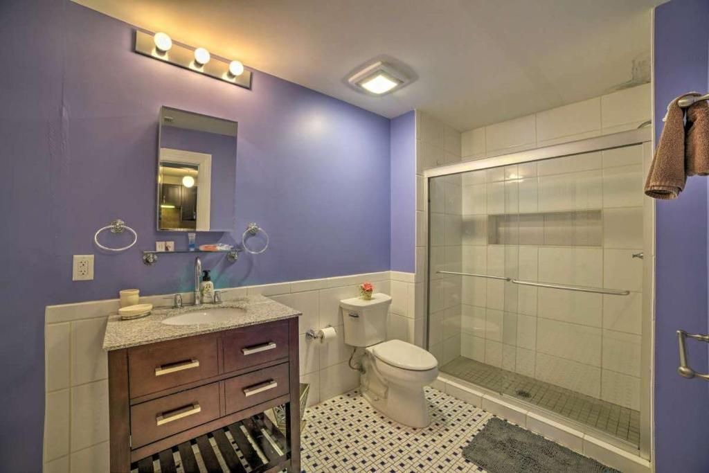Photo of Bathroom in Downtown Baltimore