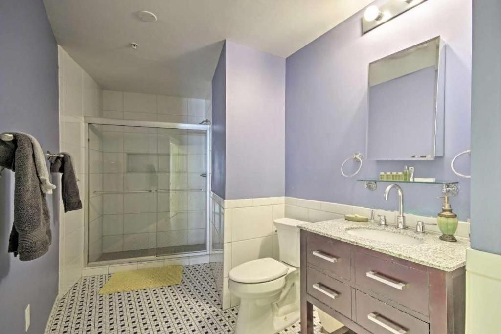 Photo of Bathroom in Downtown Baltimore