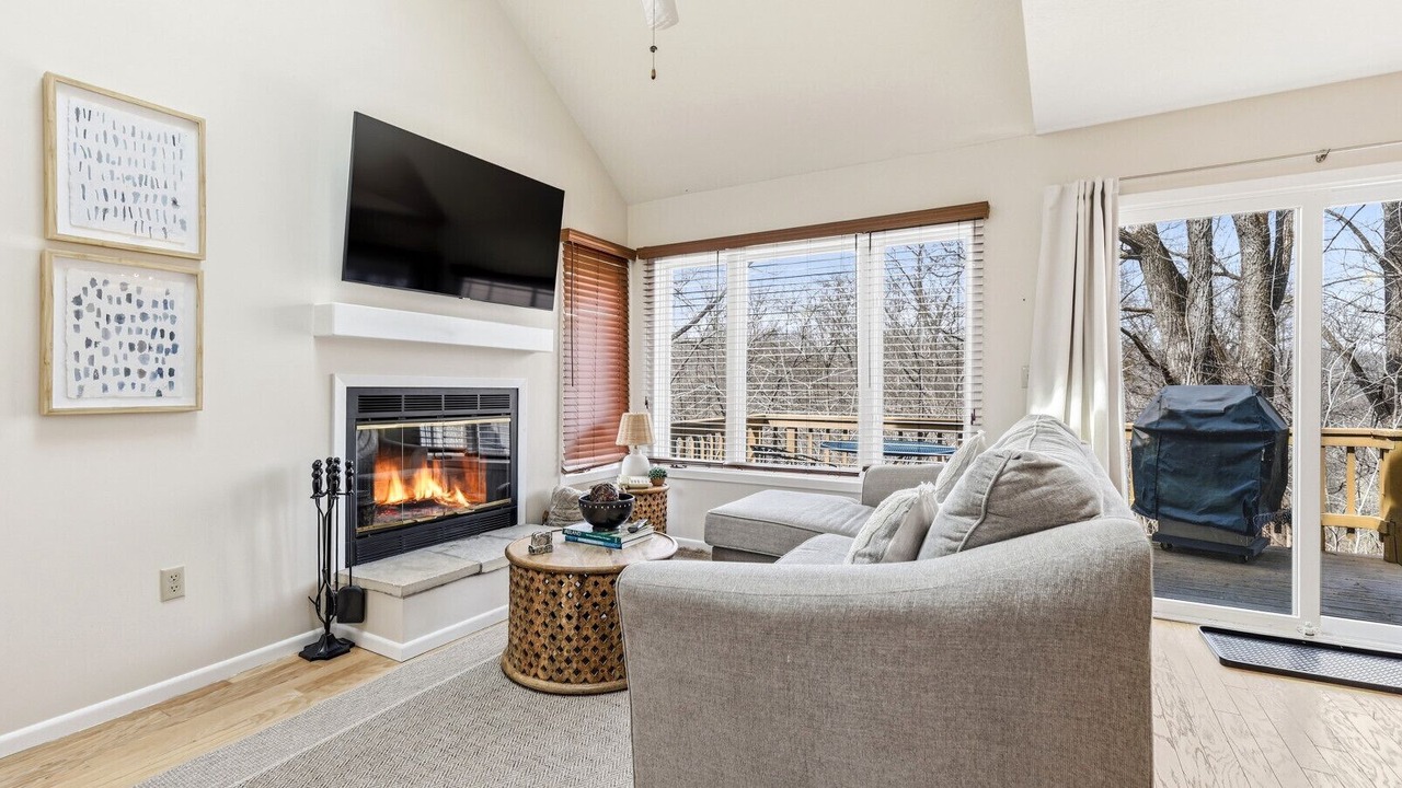 Photo of Livingroom in The Galena Territory