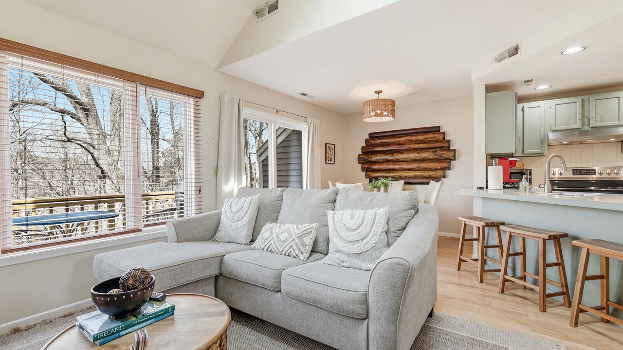 Photo of Livingroom in The Galena Territory