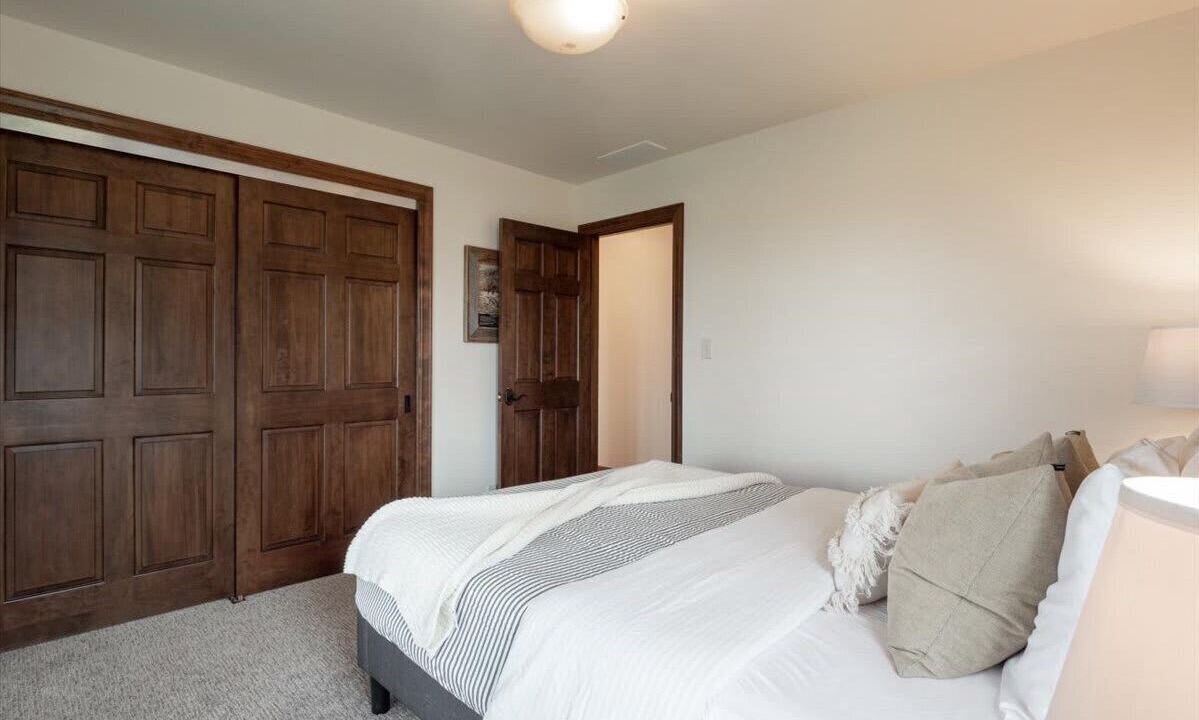 Photo of Bedroom in Leigh Creek Estates