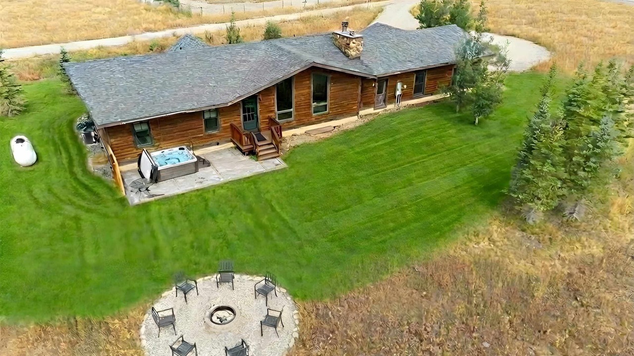 Photo of Outdoor in Leigh Creek Estates