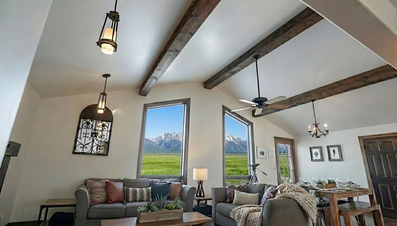 Photo of Livingroom in Leigh Creek Estates