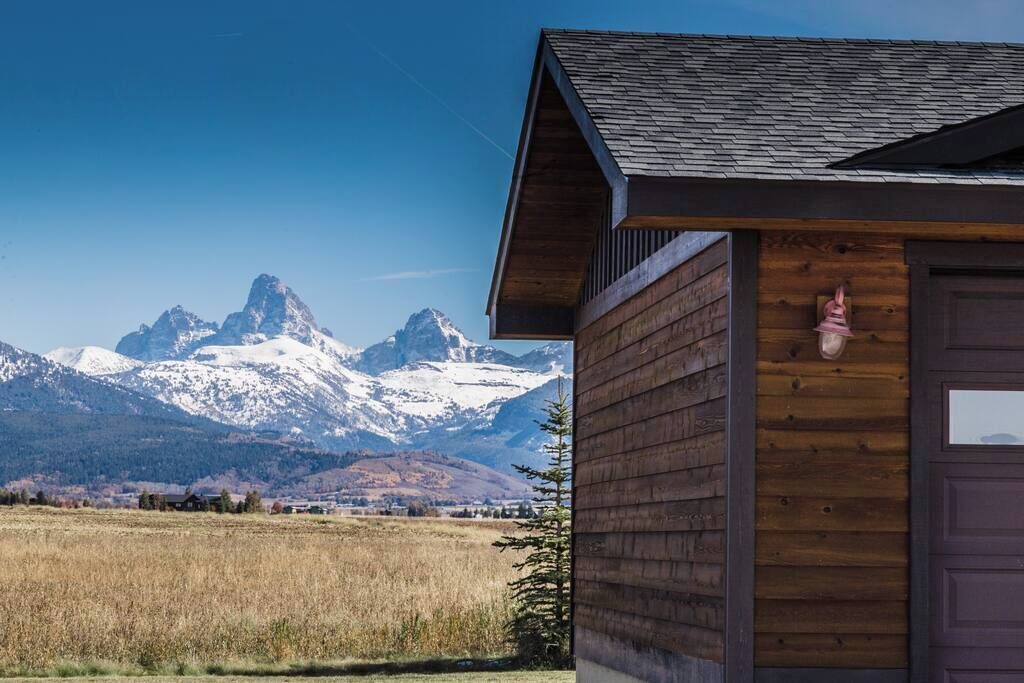 Photo of Outdoor in Leigh Creek Estates