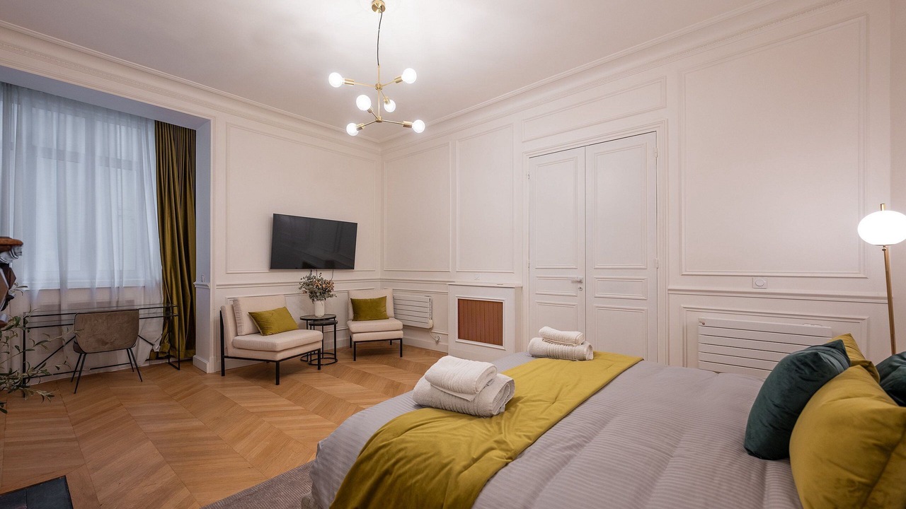 Photo of Bedroom in Champs-Elysees